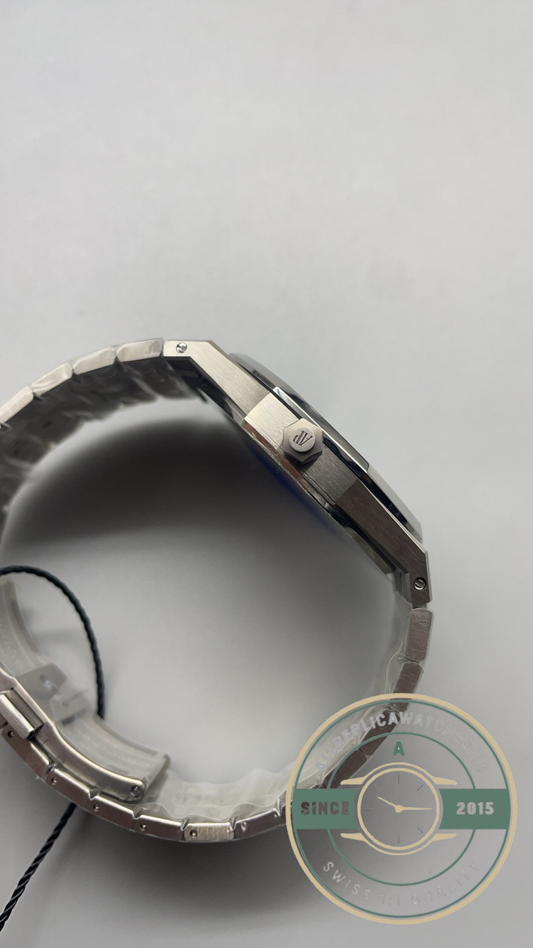 Audemars Piguet Royal Oak Jumbo 15202IP replica – photo 7