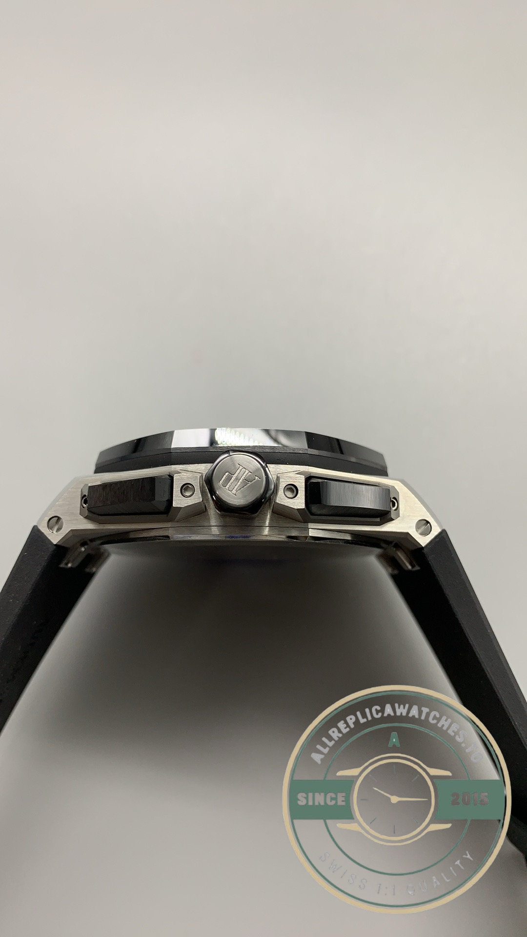 Audemars Piguet Royal Oak Offshore Chronograph 26420SO replica – photo 5