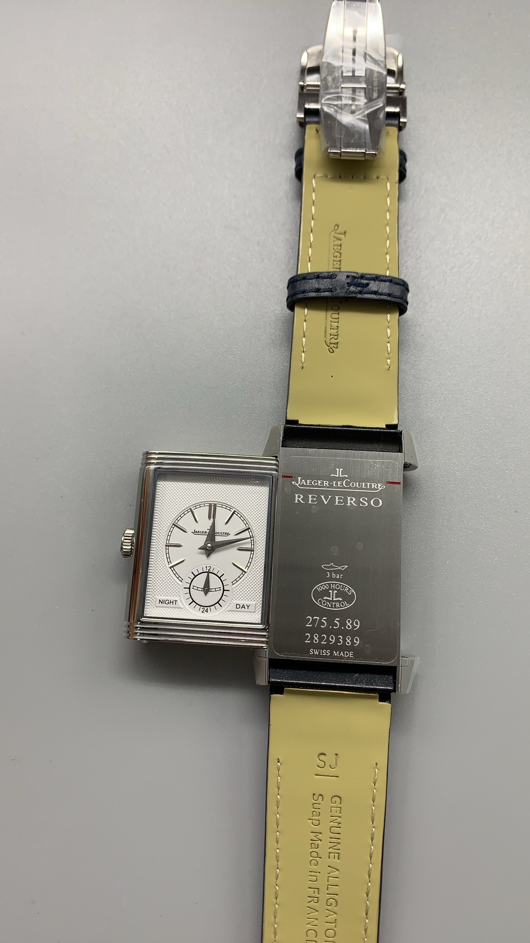 Steel crown on the flank of the case, used for setting the time and winding by hand