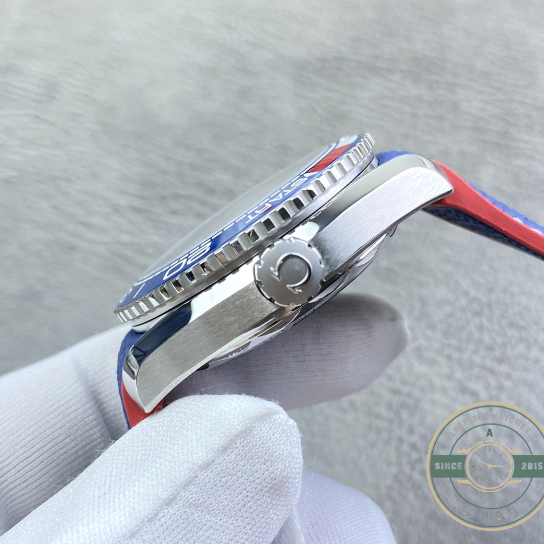 Wrist profile of the superclone Omega Seamaster Planet Ocean 6000M in 43mm steel