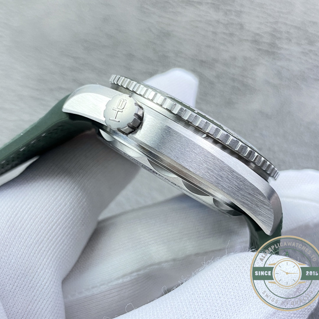 Colour-led Planet Ocean: green bezel, Omega Seamaster 600M super clone