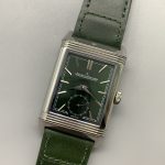 Flat sapphire crystal over the green dial of the Reverso super clone, anti-reflective and clear