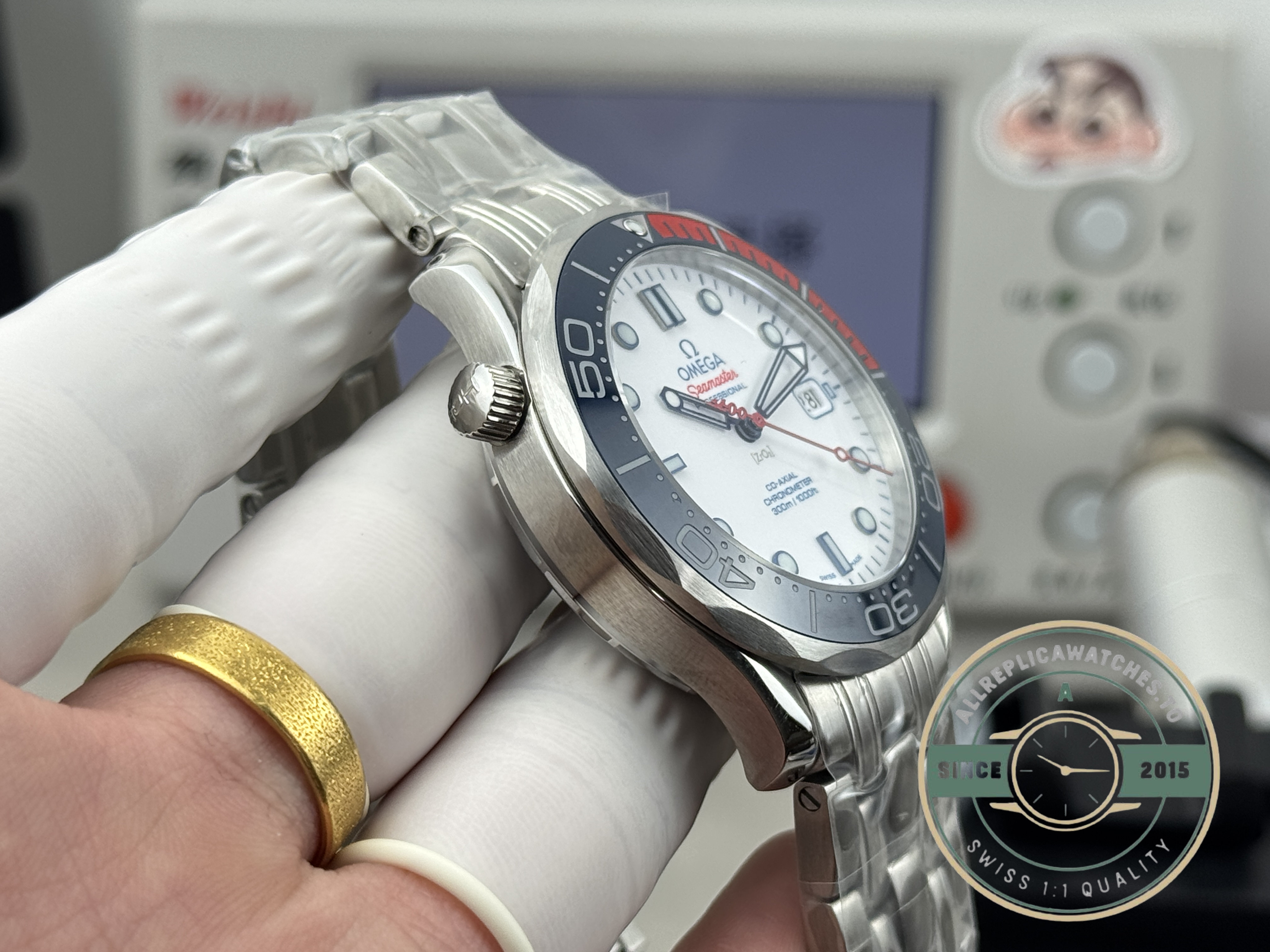 42-hour power reserve is what the clone 2500 gives this superclone Omega Commander's Watch