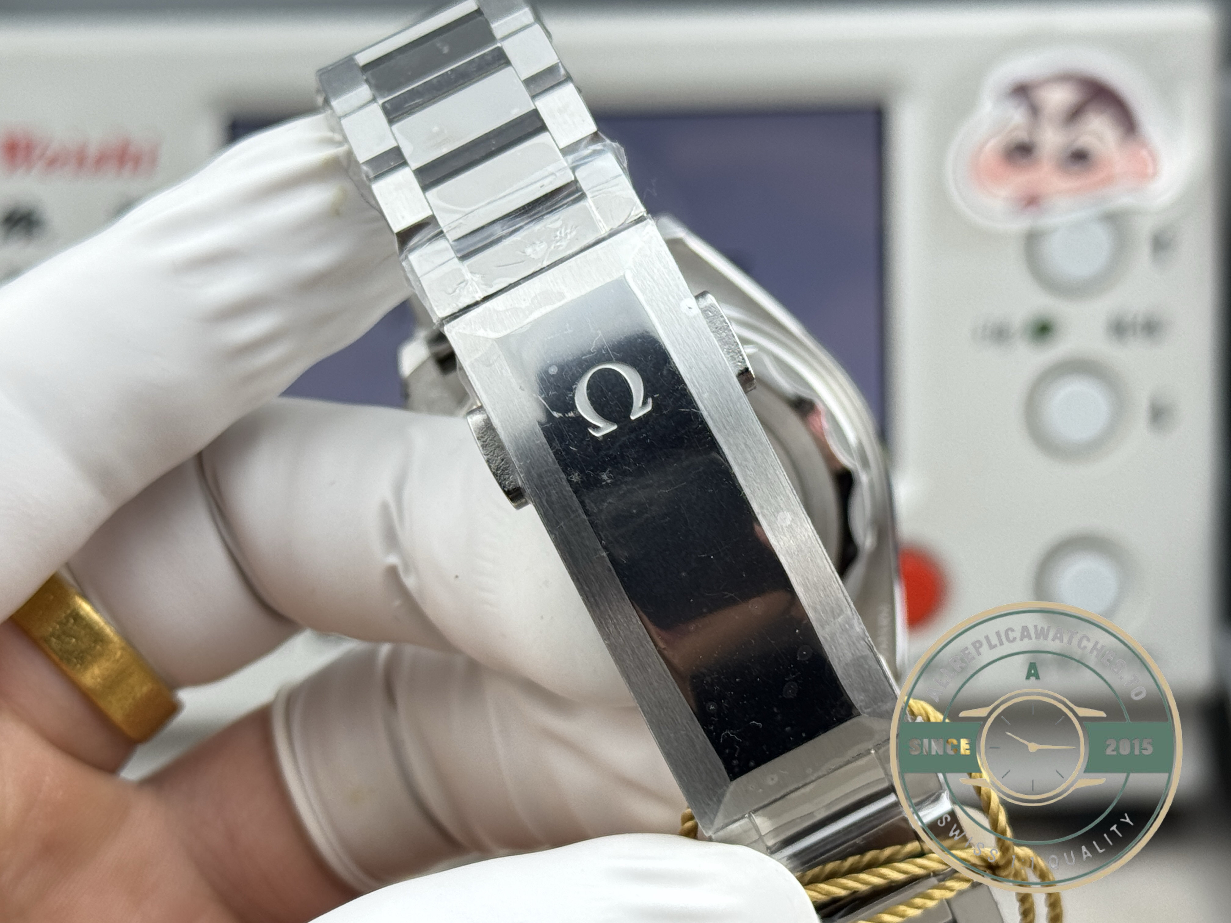 A 600-metre case rating sits beneath that orange bezel, Omega Planet Ocean super clone